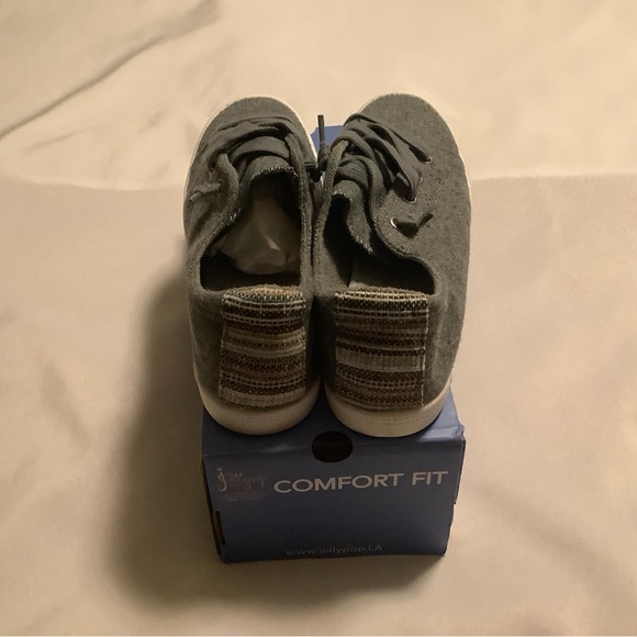 Jellypop Dallas lace up gray flannel sneaker 7.5 new - Picture 4 of 14